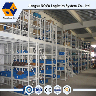 Sinuportahan ng Pallet Racking Heavy Duty Mezzanine Rack na may sahig