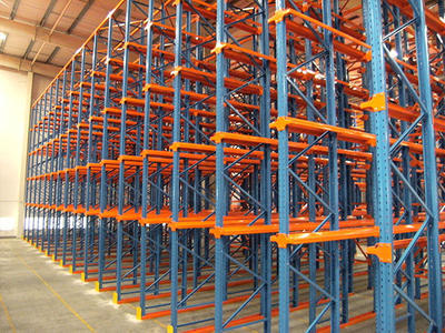 Magmaneho sa Pallet Racking
