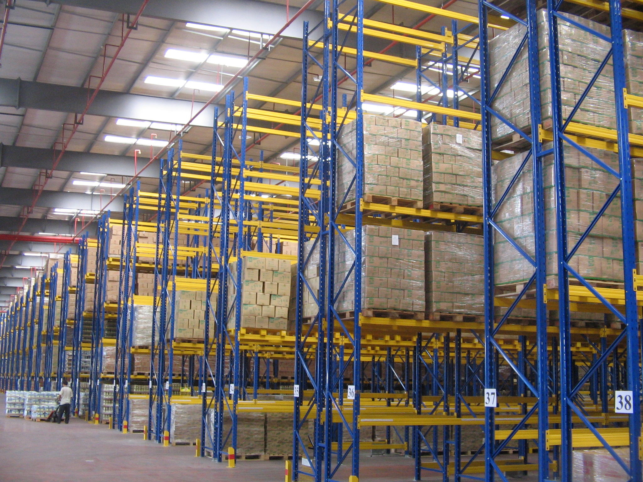  China Heavy-Duty Storage Beam Selective Pallet Racking 