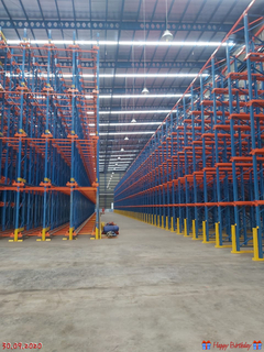 Magmaneho Sa Pallet Racking Warehouse Industrial Drive Sa Pallet Racking System